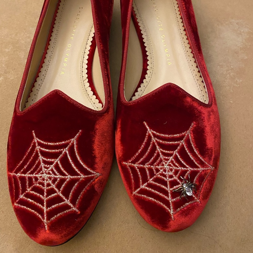 100% UNIQUE! Stunning, red velvet Charlotte Olympia ballet flats size 38.5